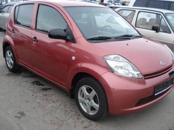 2005 Daihatsu Sirion Photos