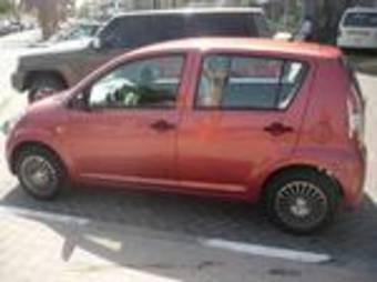 2005 Daihatsu Sirion Images