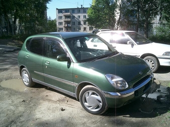 1998 Daihatsu Storia