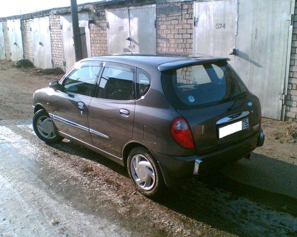 1998 Daihatsu Storia