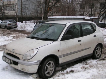 1999 Daihatsu Storia