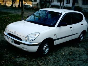 1999 Daihatsu Storia