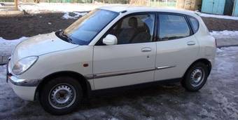 1999 Daihatsu Storia Pictures