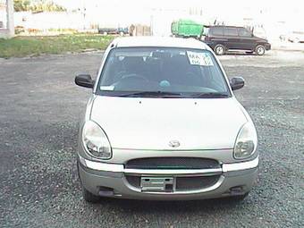 1999 Daihatsu Storia Photos