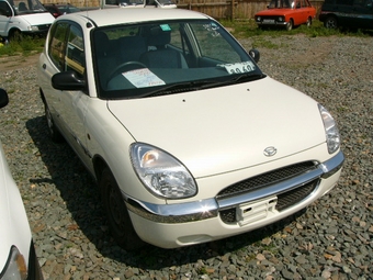 2000 Daihatsu Storia