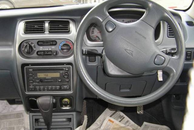 2000 Daihatsu Storia