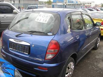 2000 Daihatsu Storia Pictures