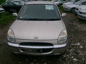 2000 Daihatsu Storia Photos