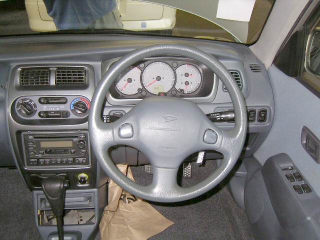 2001 Daihatsu Storia Images