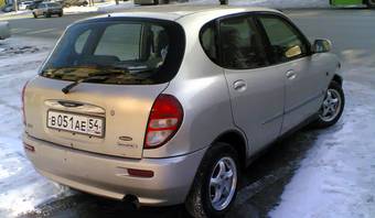 2001 Daihatsu Storia Photos
