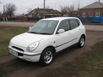 2001 Daihatsu Storia