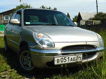 2001 Daihatsu Storia Pics
