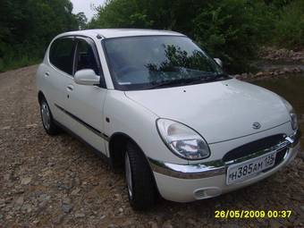 2001 Daihatsu Storia Photos