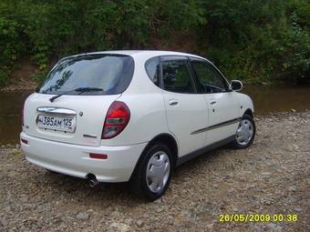 2001 Daihatsu Storia Pictures