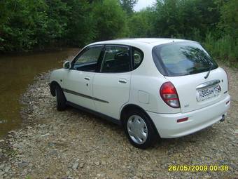 2001 Daihatsu Storia Photos