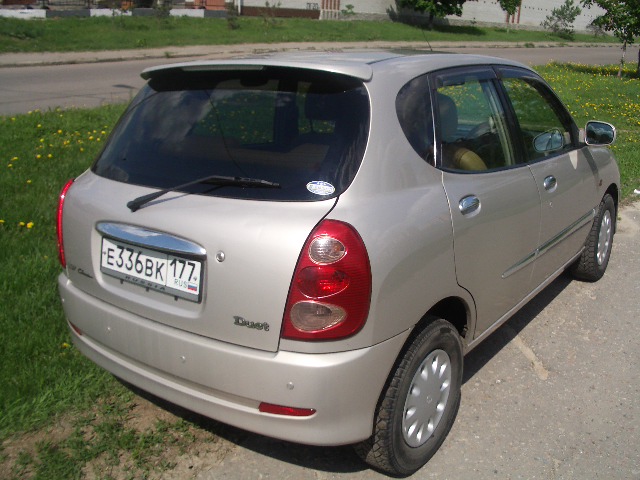 2002 Daihatsu Storia