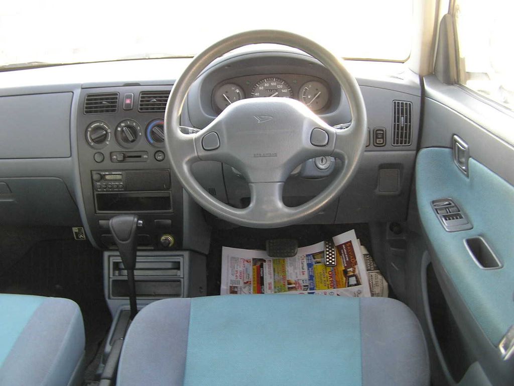 2002 Daihatsu Storia