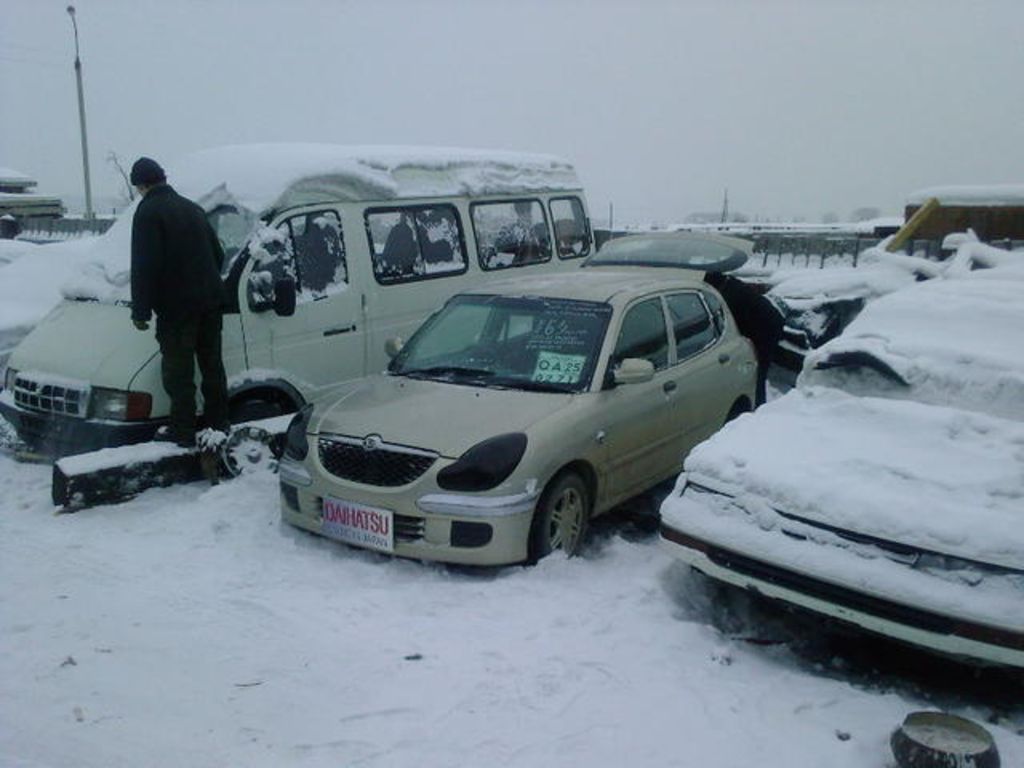 2002 Daihatsu Storia