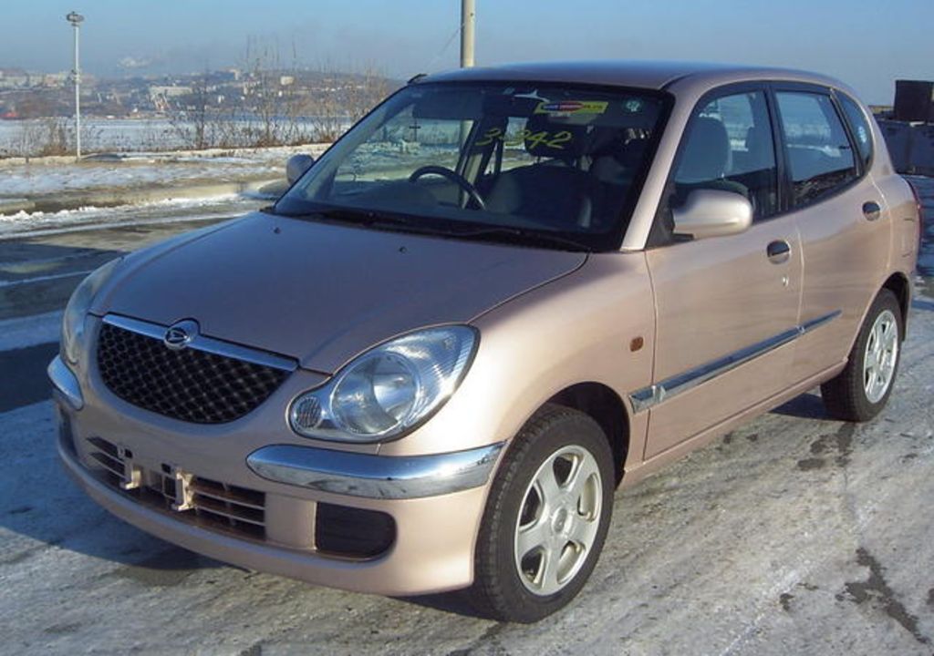 2002 Daihatsu Storia