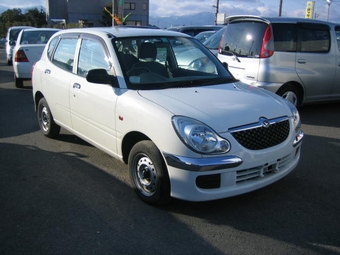 2002 Daihatsu Storia