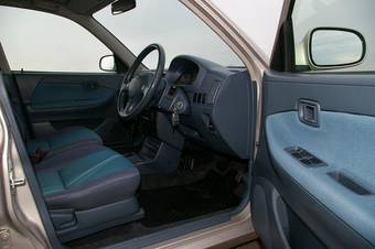 2002 Daihatsu Storia Pictures