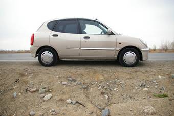 2002 Daihatsu Storia Pictures