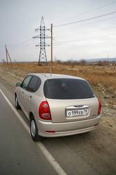 2002 Daihatsu Storia Photos