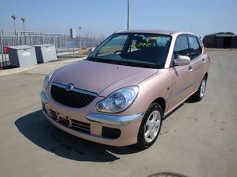 2002 Daihatsu Storia Pictures