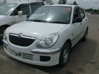 2002 Daihatsu Storia Pictures