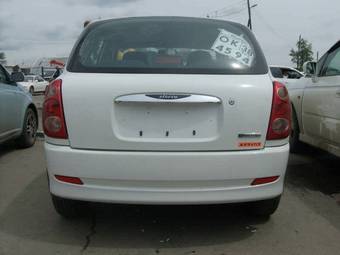 2002 Daihatsu Storia Photos