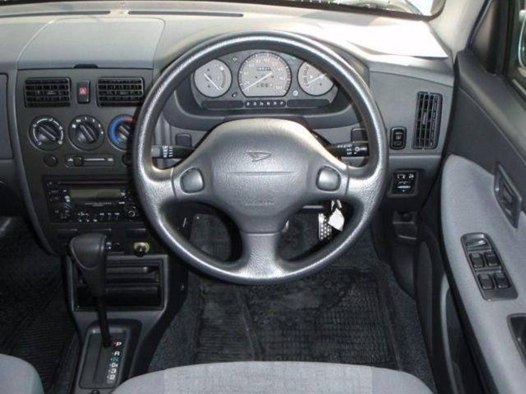 2003 Daihatsu Storia