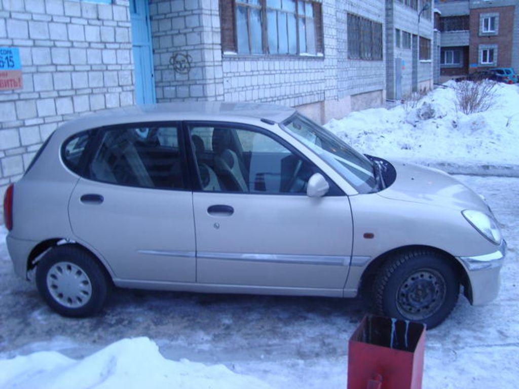 2003 Daihatsu Storia