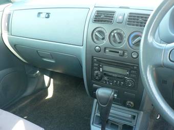 2003 Daihatsu Storia Images