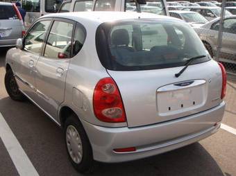 2003 Daihatsu Storia Pictures