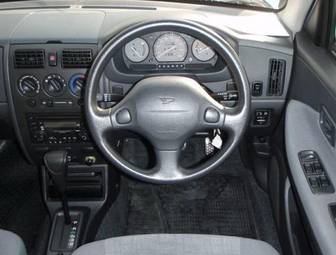 2003 Daihatsu Storia Pictures