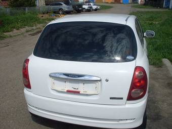 2003 Daihatsu Storia Photos