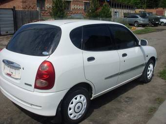 2003 Daihatsu Storia Photos