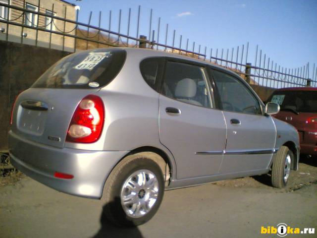 2004 Daihatsu Storia