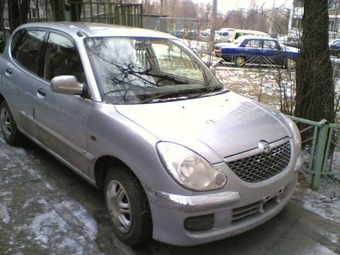 2004 Daihatsu Storia