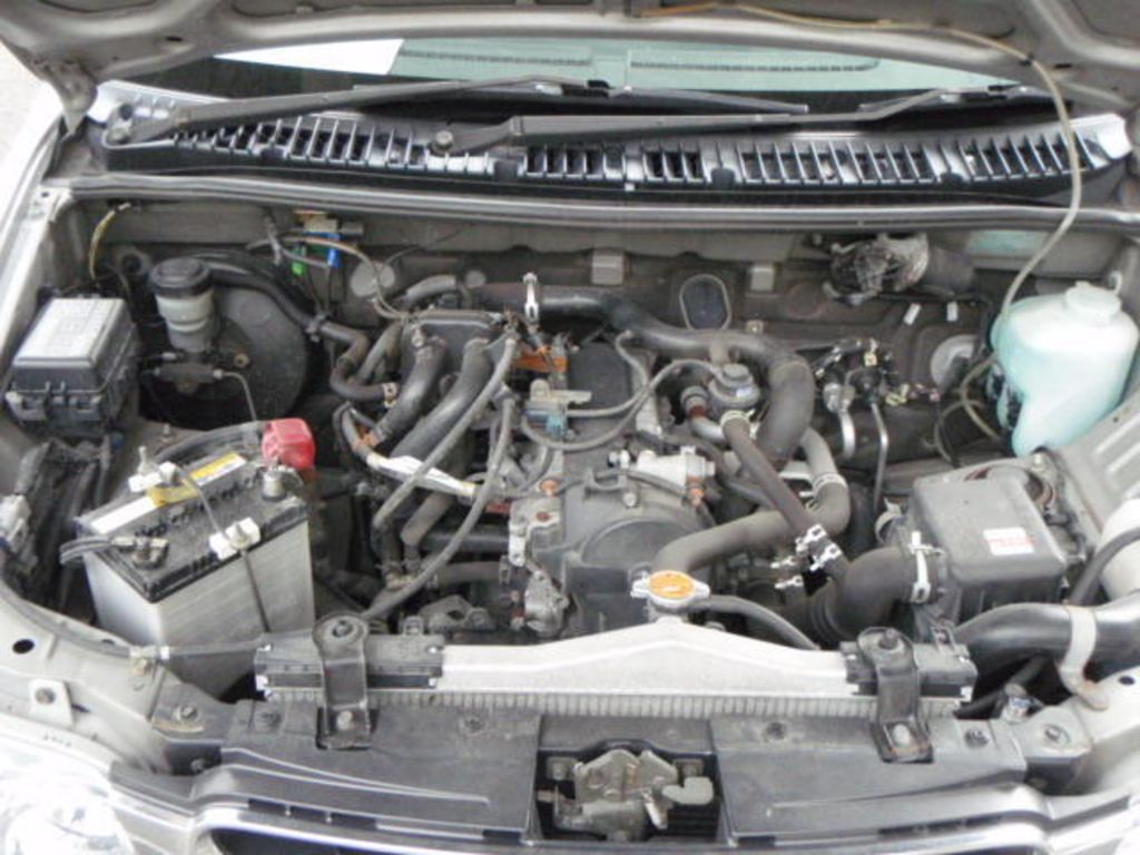 Двигатель териос кид. Daihatsu Terios моторный отсек. Двигатель 1.3 Дайхатсу Териос КИД. Daihatsu Terios под капотом. Подкапотное Дайхатсу Териос j100.