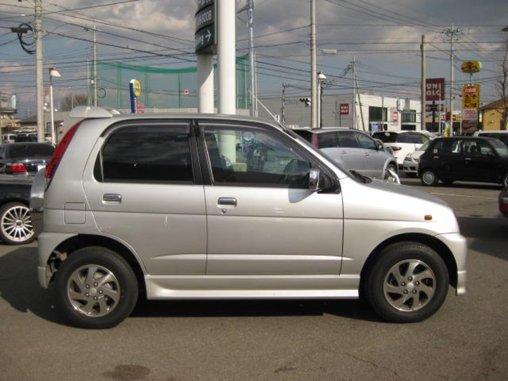 2005 Daihatsu Terios KID specs mpg towing capacity size 