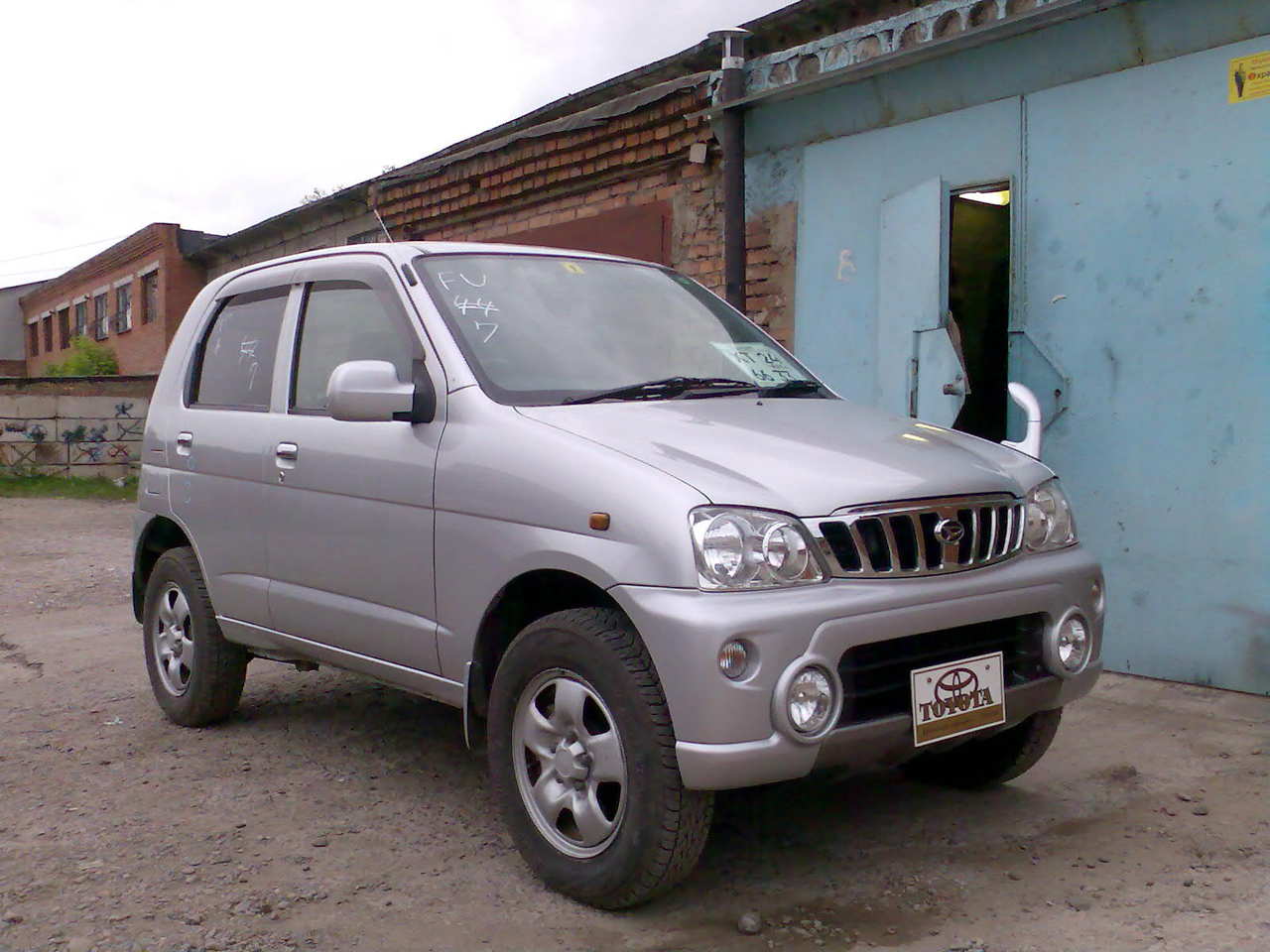 Двигатель териос кид. Daihatsu Terios 2005. Дайхатсу Териос КИД 2005. Daihatsu Terios Kid. Дайхацу 2005.