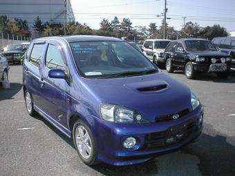 2000 Daihatsu YRV