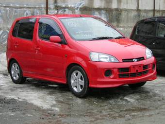 2000 Daihatsu YRV