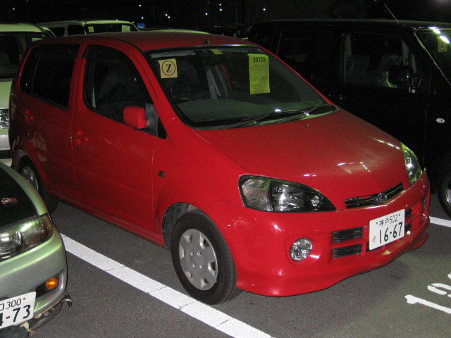 2000 Daihatsu YRV