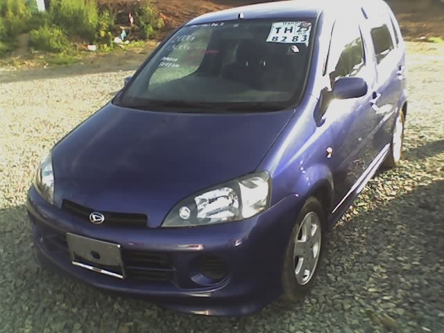 2000 Daihatsu YRV