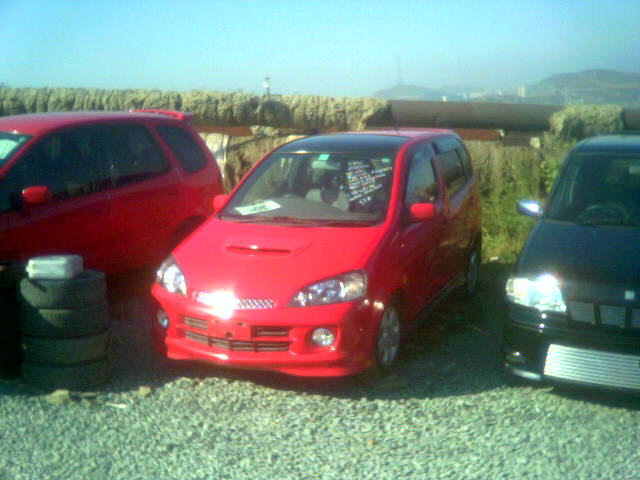 2000 Daihatsu YRV