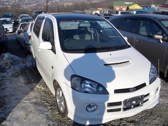 2000 Daihatsu YRV