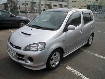 2000 Daihatsu YRV