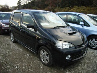 2000 Daihatsu YRV